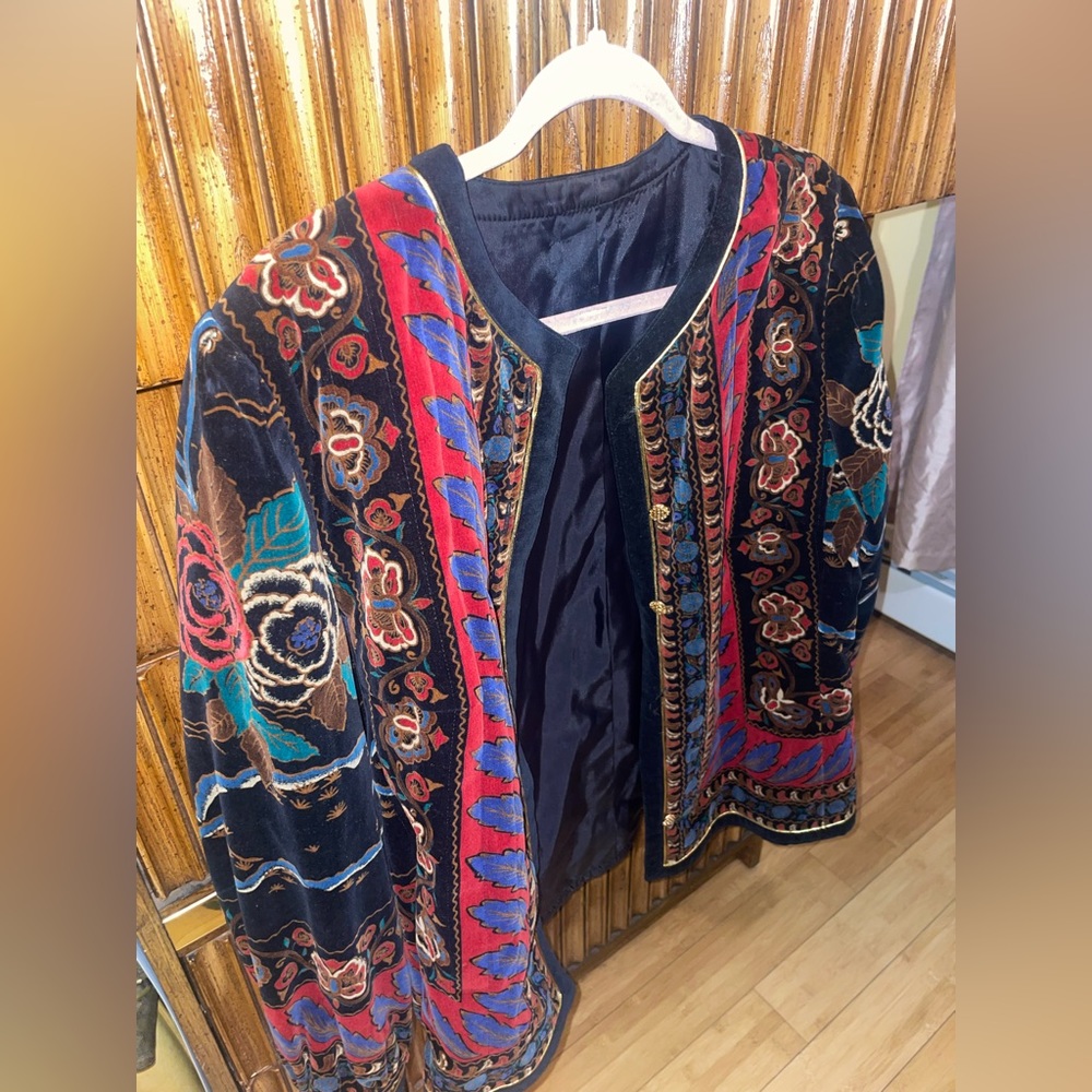 Vintage multi-color patterned jacket
